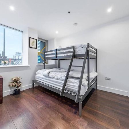 Ferienwohnung Sleep 7 20 Mins From London Waterloo Bp65 Exterior foto